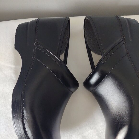 DANSKO (WOMEN'S) BLACK LEATHER CLOG SIZE 40 EU - Picture 3 of 9